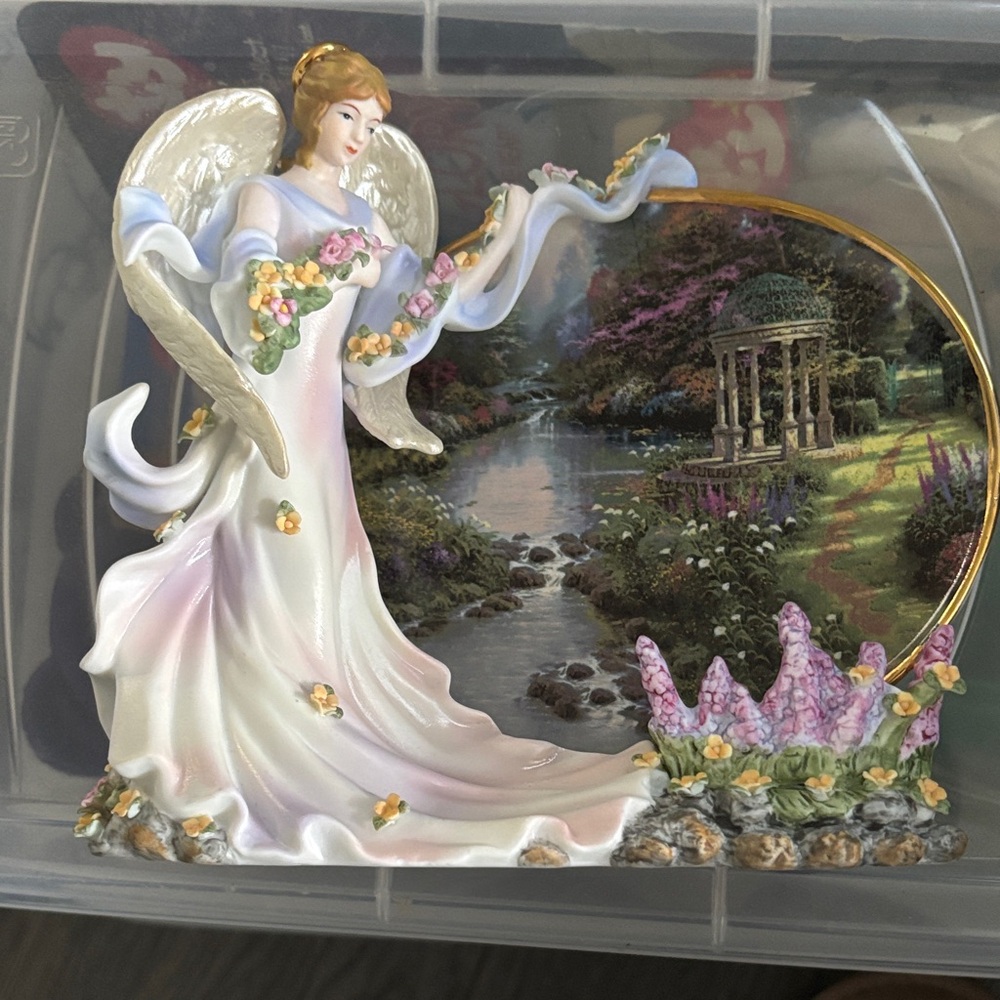 Thomas Kinkade Heaven's Grace Figurine with Cream and Brown Accents